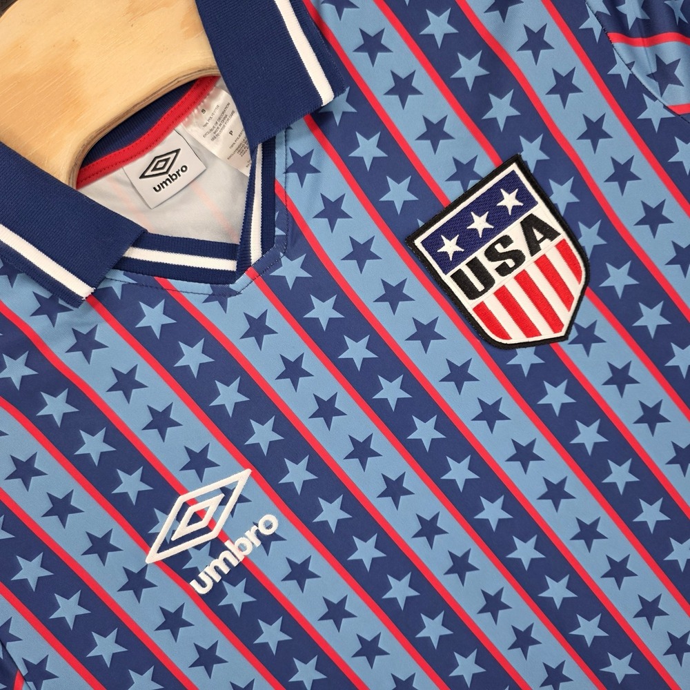 Umbro FOOTBALL Jersey SOCCER Mens Small USA Stars And Stripes Polyester